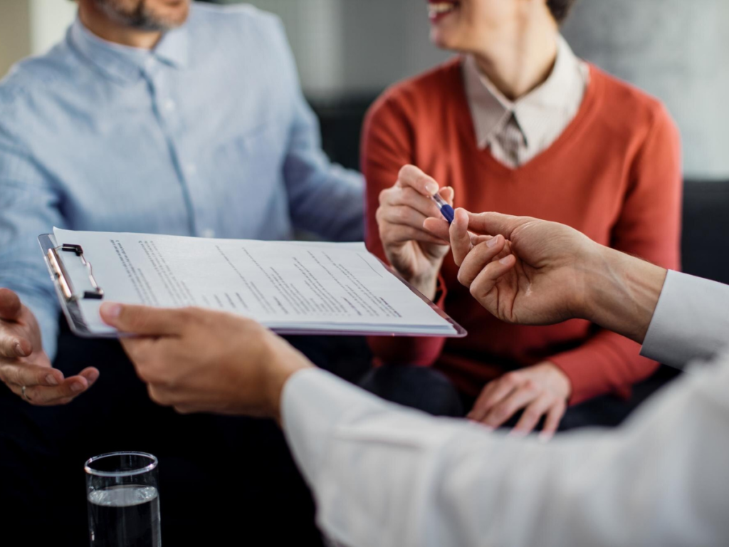 Expert Tips to Choose the Best Commercial Insurance Provider